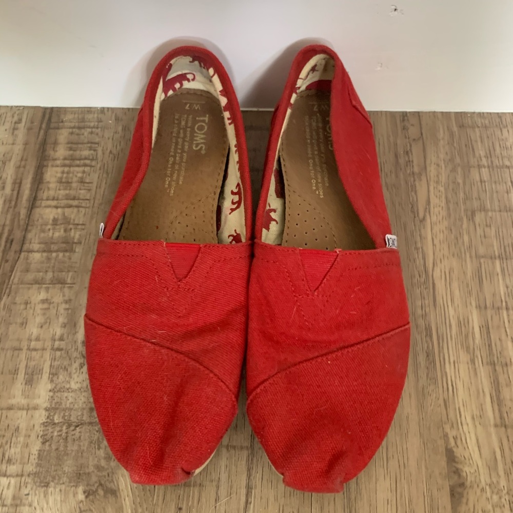 Toms